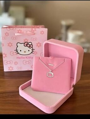 3 For $60 - NEW❣️🌸 Hello Kitty Necklace 🌸 Silvertone with Crystals